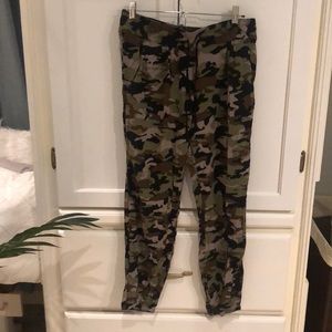 CAMO JOGGERS